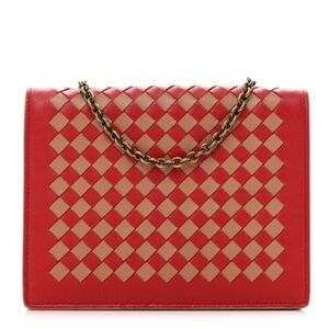 Bottega Veneta wallet on chain